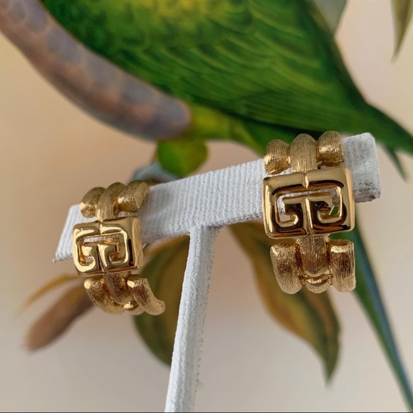 Givenchy Gold Textured 19080’s Clip-On Earrings - Picture 1 of 5